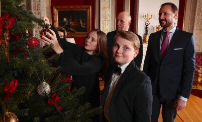 Kongefamilien med splitter nye julebilder